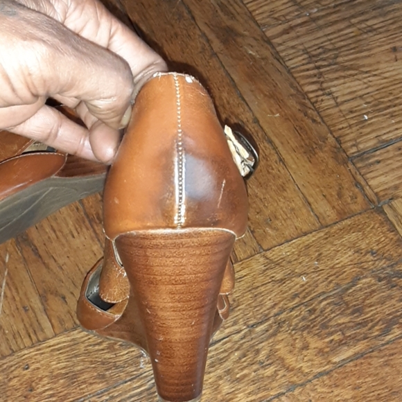 Shoes - Picture 5 of 5